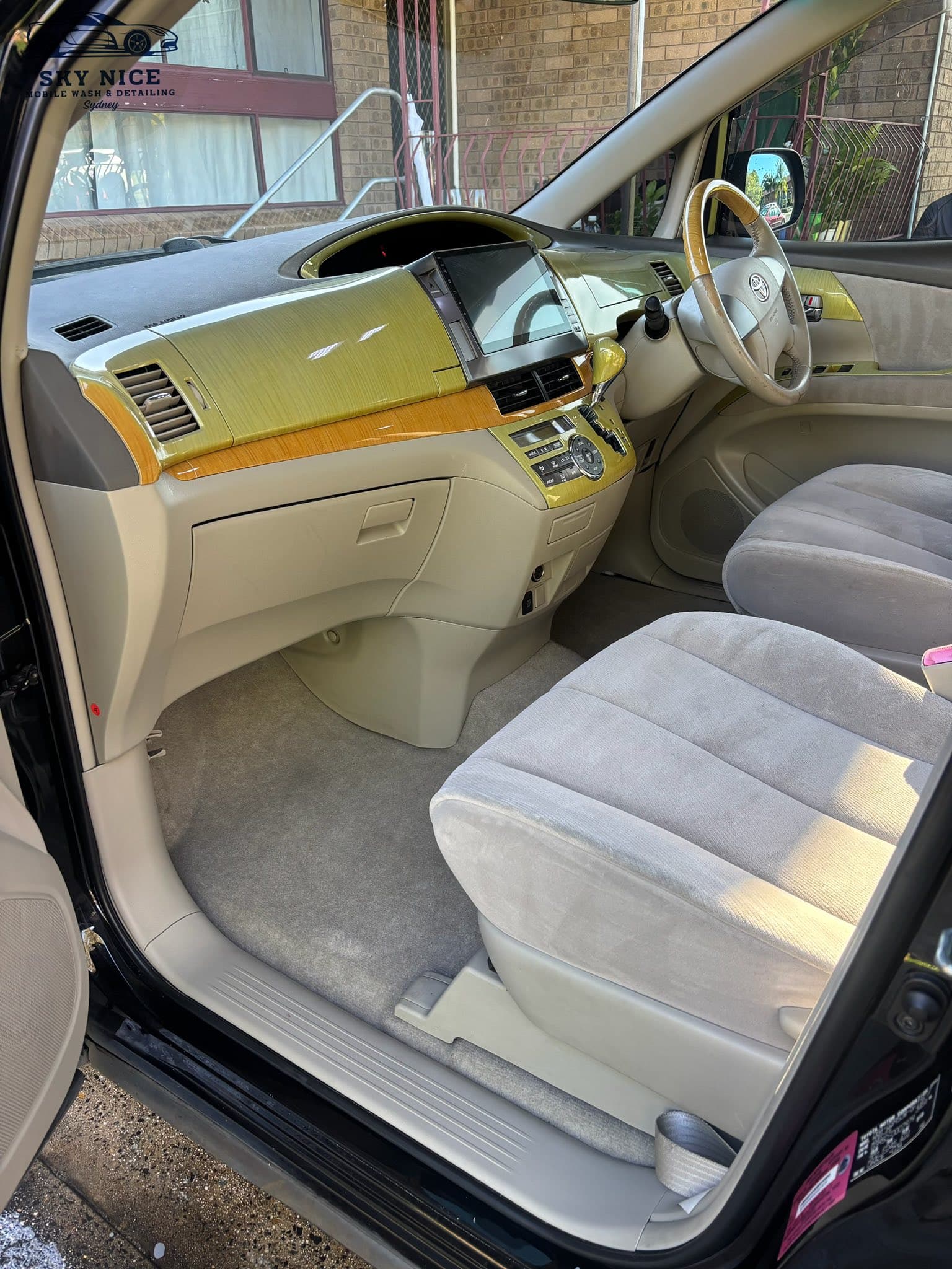 Wheel rims before cleaning - brake dust and stains